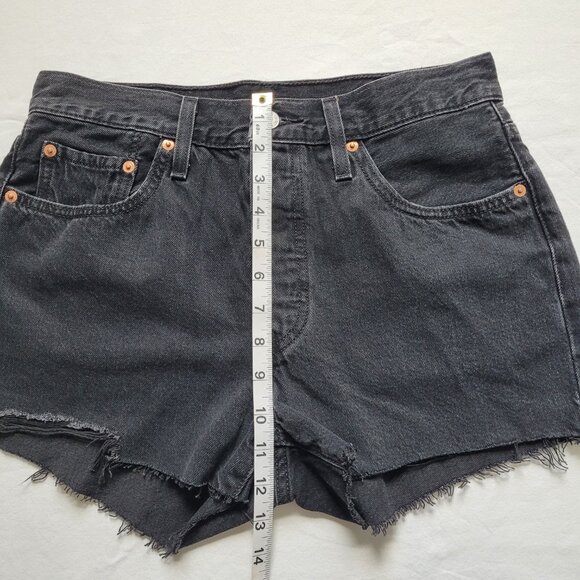 Levis 501 High Rise Jean Shorts Button Fly Black Cutoff Raw Hem 28 Streetwear - Picture 7 of 12